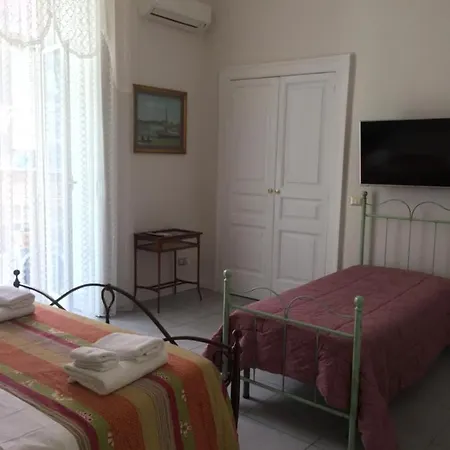 Bed and Breakfast Ciro A Maschio Angioino Nápoles Exterior foto